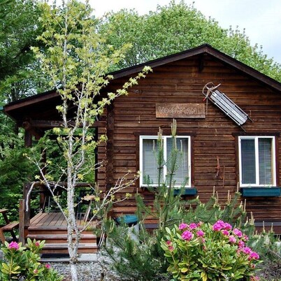 Welcome to your year-round mountain getaway and historic ranch in the foothills of the North Cascades!