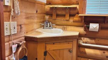 Dusch, hårtork och handdukar