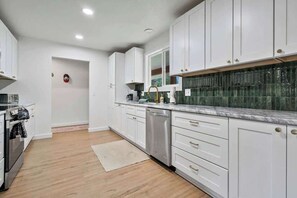 Fridge, microwave, oven, stovetop - Fam Fun! 12 Plus! Arcade Games! Hot Tub! 5 min 2 Dwntwn! (Coeur d'Alene)