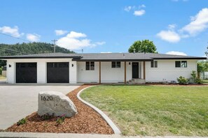 Exterior - Fam Fun! 12 Plus! Arcade Games! Hot Tub! 5 min 2 Dwntwn! (Coeur d'Alene)