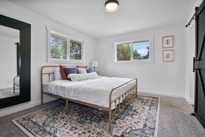 6 chambres, lit de bébé portatif, Wi-Fi, literie fournie