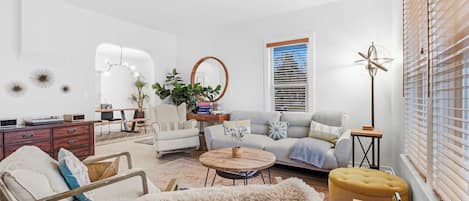 Fernseher, Kamin, Arbeitsbereiche