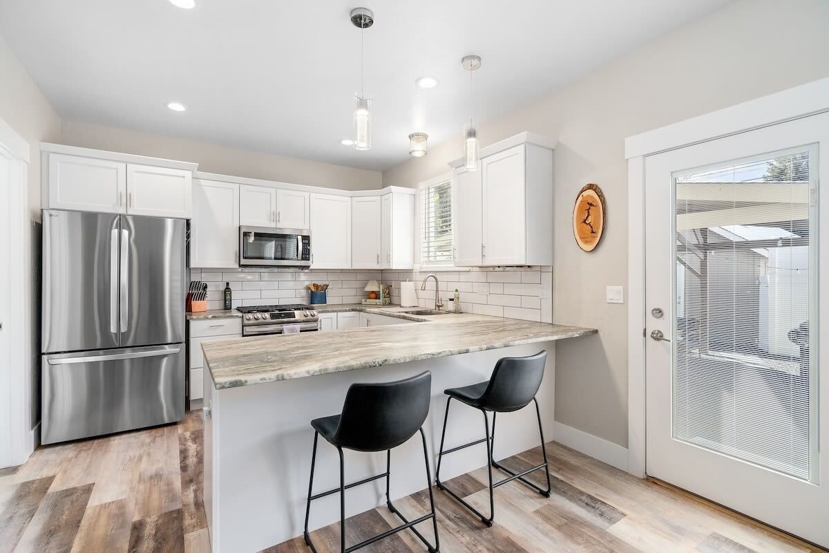 Frigorifero, microonde, lavastoviglie, macchina per tè/caffè