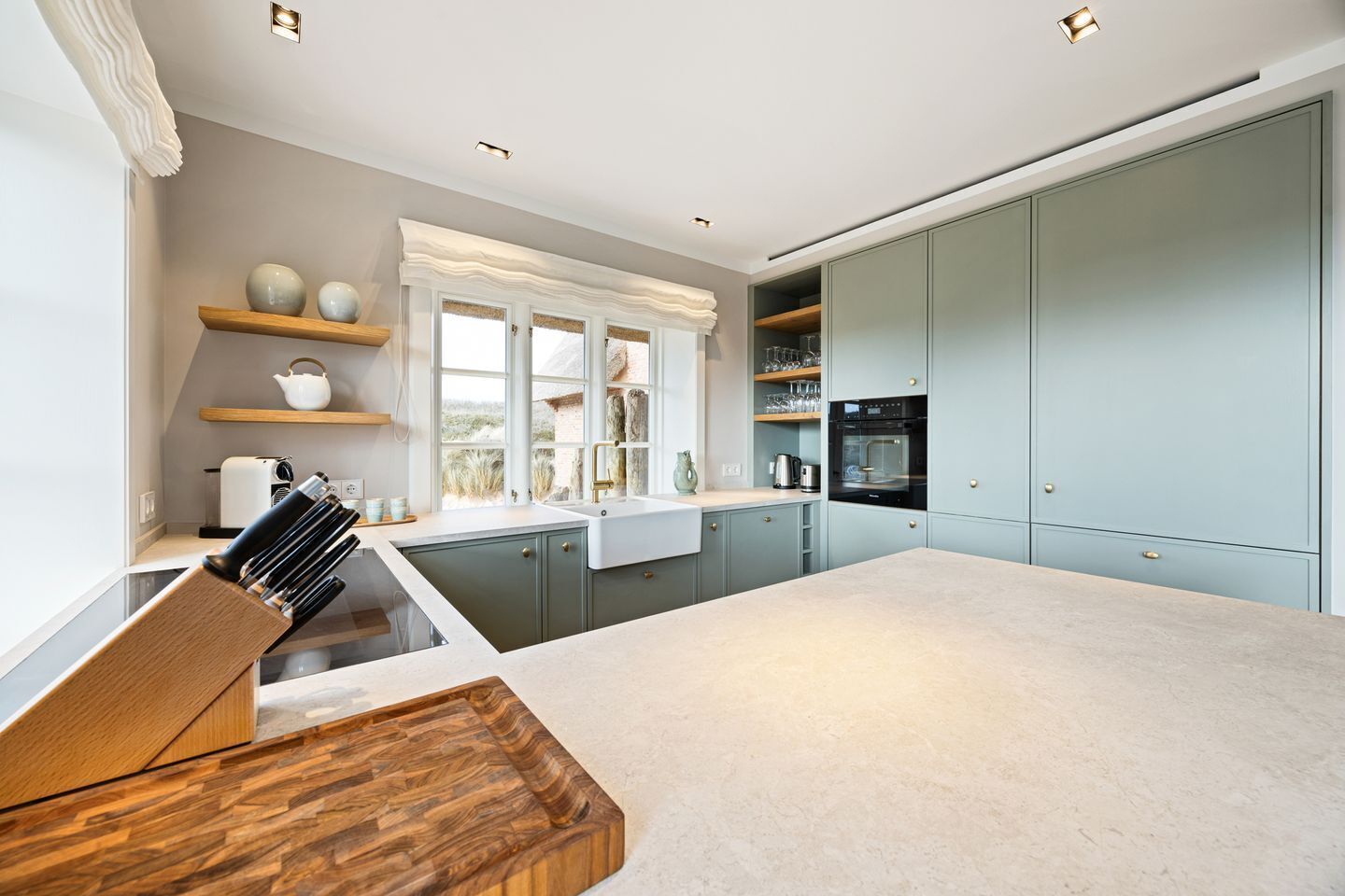 Refrigerador, horno, parrilla de estufa y lavavajillas 