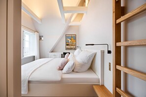 Unclassified image, 3 of 50, button