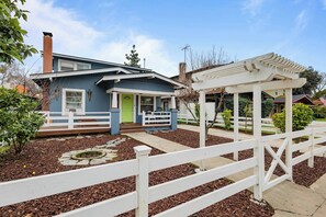 Exterior - Le Willow-Vintage/Modern Design (Modesto)