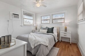 3 Schlafzimmer, Schreibtisch, Bügeleisen/Bügelbrett, kostenloses WLAN