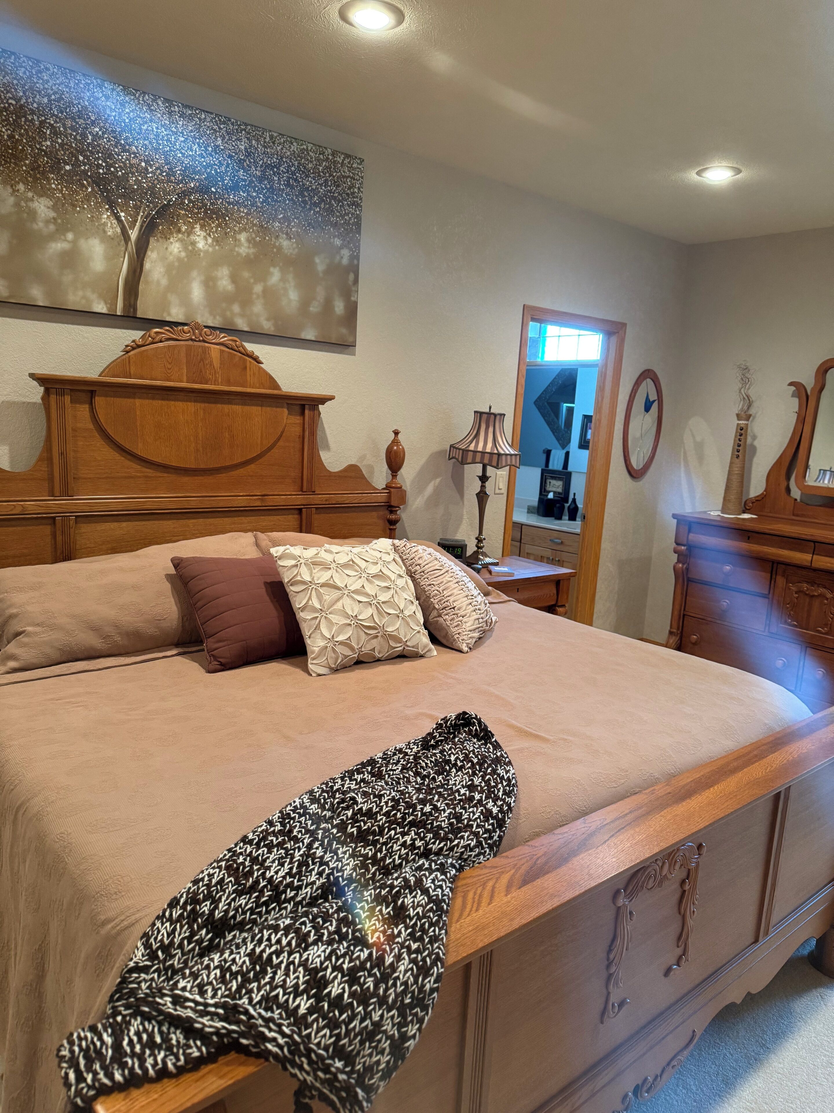 3 室のベッドルーム、アイロン / アイロン台、WiFi (無料)、ベッドシーツ