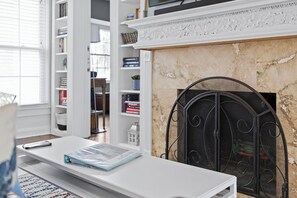 Interior - Charming 3-bedroom house with WiFi, AC in welcoming Lake Worth Beach (Lake Worth Beach)