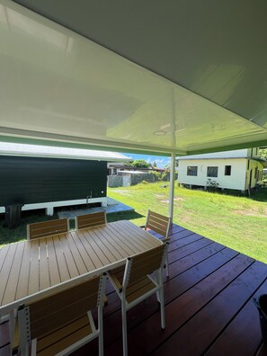 Outdoor dining - Âpara Feti'a - Mirimiri Lodge (Tumaraa)