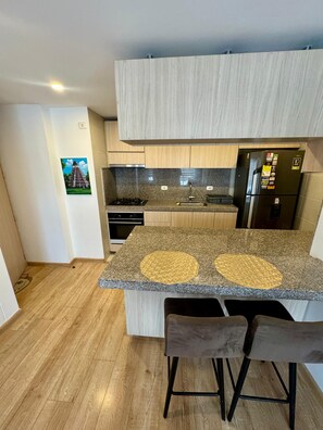 Fridge, coffee/tea maker, cookware/dishes/utensils - Wonderful place in Usaquen! (Bogotá)