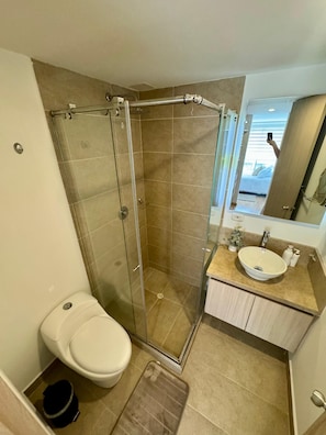 Towels, soap, shampoo, toilet paper