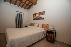 4 habitaciones, tabla de planchar con plancha, wifi y ropa de cama