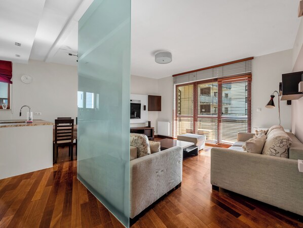 TV - Bemowo Charming Apartment (Warszawa)