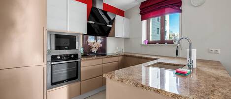 Fridge, microwave, oven, stovetop