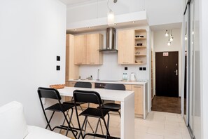 Kühlschrank, Ofen, Herdplatte, Geschirrspüler
