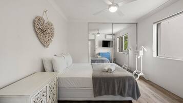 Two Bedroom Apartment in Central Burleigh | 2 bedrooms, iron/ironing board, cribs/infant beds, rollaway beds