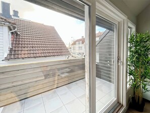 Apartment, 2 Bedrooms, Patio, City View | Interior