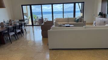 Smart TV, books, stereo, printers