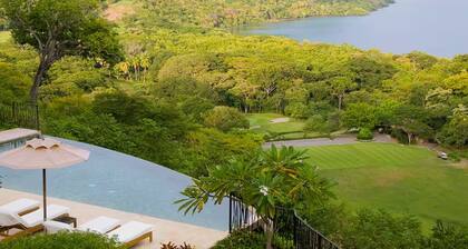 El Sueño: 3BR Ocean View Papagayo Villa-Concierge, Infinity Pool & Resort Access
