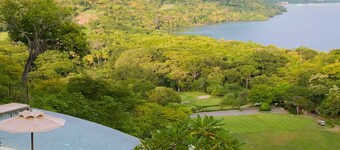 El Sueño: 3BR Ocean View Papagayo Villa-Concierge, Infinity Pool & Resort Access