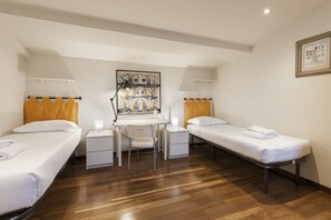 2 bedrooms, desk, iron/ironing board, WiFi
