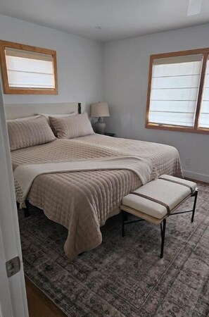 3 bedrooms, iron/ironing board, WiFi, bed sheets - Quiet 3-bedroom house in Atascadero 'Wine Country' with WiFi, AC, Jacuzzi (Atascadero)