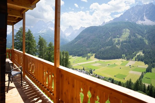 Ferienwohnung 'Wald' mit Bergblick, privater Terrasse und Wi-Fi