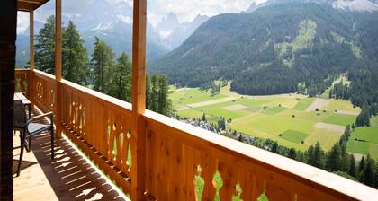 Holiday Apartment 'Berg' with Mountain View, Shared Garden and Wi-Fi