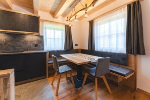 Dining - Holiday Apartment 'Berg' with Mountain View, Shared Garden and Wi-Fi (Sesto)