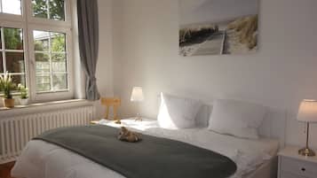 2 Schlafzimmer, BĂŒgeleisen/BĂŒgelbrett, WLAN, BettwĂ€sche