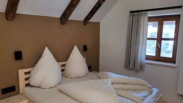 2 quartos, Wi-Fi de cortesia, roupa de cama