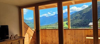 Apartamento 'Hoamisch' con vistas a la montaña, jardín privado y Wi-Fi