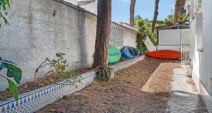 Studio 'Casa Tranquila Al Lado De La Playa' with Mountain View, Wi-Fi and Air Conditioning