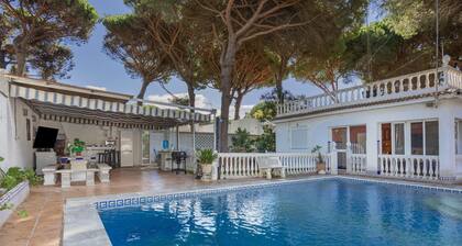 Studio 'Casa Tranquila Al Lado De La Playa' with Mountain View, Wi-Fi and Air Conditioning