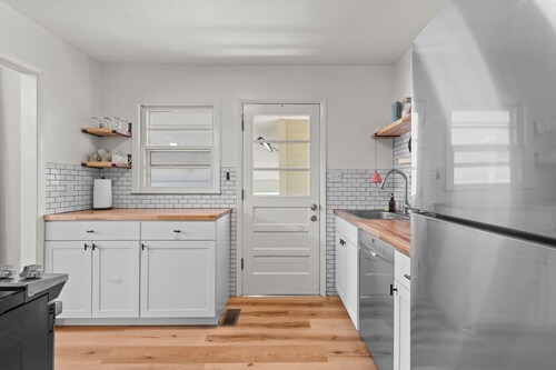 3Bed 1.5 Bath 10 Min to Base