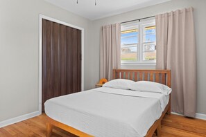 3 bedrooms, iron/ironing board, WiFi, bed sheets - 3Bed 1.5 Bath 10 Min to Base (Jacksonville)