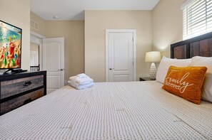 4 bedrooms, desk, iron/ironing board, travel crib