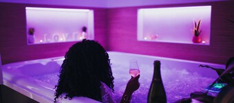 Holiday Home 'Le Desirella' with Private Terrace, Wi-Fi and Air Conditioning