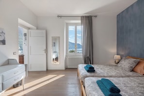 2 bedrooms, iron/ironing board, free WiFi, bed sheets - Suite 'Panoramica' with Lake View, Wi-Fi and Air Conditioning (Moltrasio)