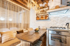 Fridge, oven, stovetop, coffee/tea maker - Holiday Home 'Mannas House 2' with Mountain View, Wi-Fi and Air Conditioning (Rhodes)