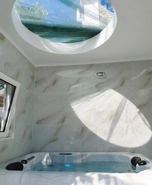 Interior - Holiday Home 'Mannas House 2' with Mountain View, Wi-Fi and Air Conditioning (Rhodes)