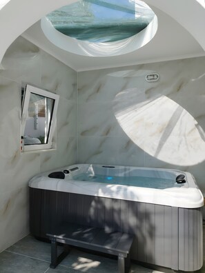 Interior - Holiday Home 'Mannas House 2' with Mountain View, Wi-Fi and Air Conditioning (Rhodes)