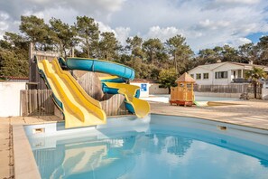 Alberca techada y alberca climatizada