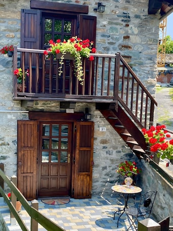 Terrace/patio. 'Tillier' Room with WIFI