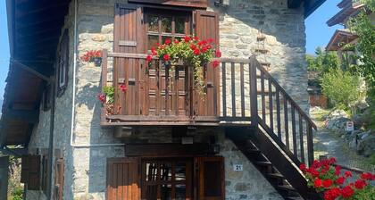 Room 'Tillier' with Mountain View, Balcony and Wi-Fi
