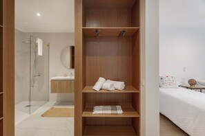 3 chambres, fer et planche à repasser, Wi-Fi gratuit, draps fournis