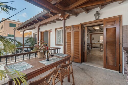 Vacation Villa 'Spinnaker Playa' with Sea View, Private Terrace and Wi-Fi