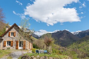 Exterior - Holiday Home 'Ty Sioul - Mountain View' with Mountain View, Private Terrace and Wi-Fi (Aydius)