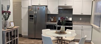 Charming 2-bedroom house with WiFi, AC in lovely Michigan City